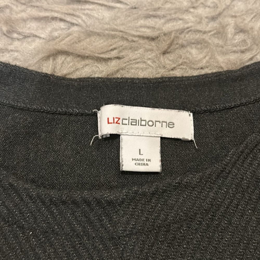 Liz Claiborne women’s gray soft rayon‎ stretch long sleeve shirt - Picture 2 of 4